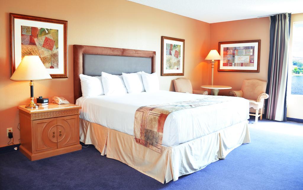 Resort River 4*