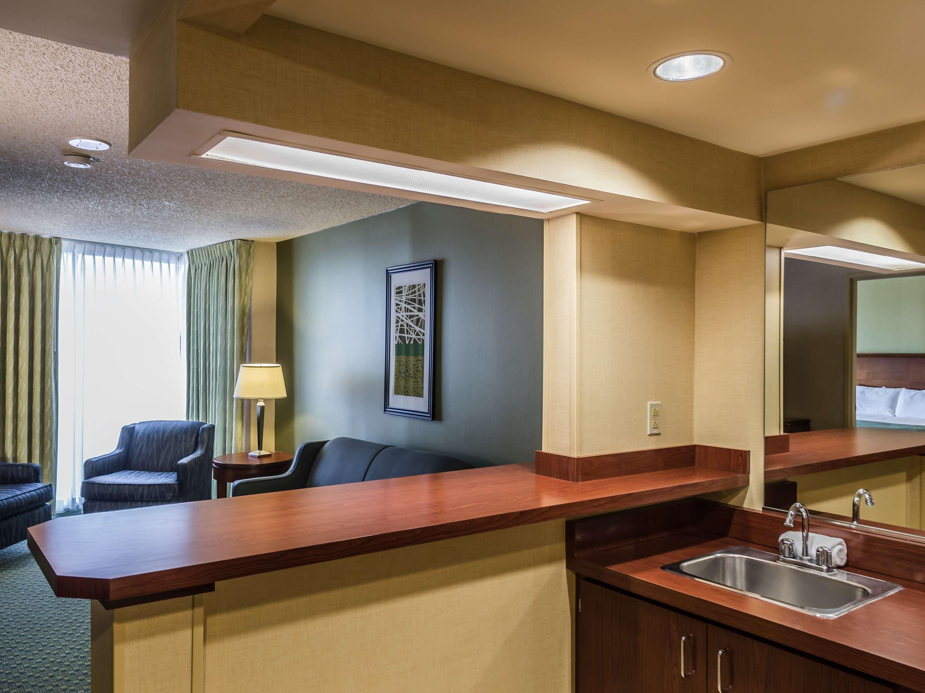 Aquarius Casino 4*
