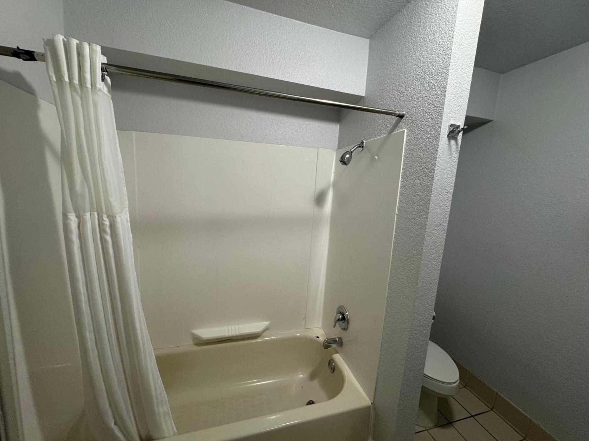 Hotel The New Pioneer 2*