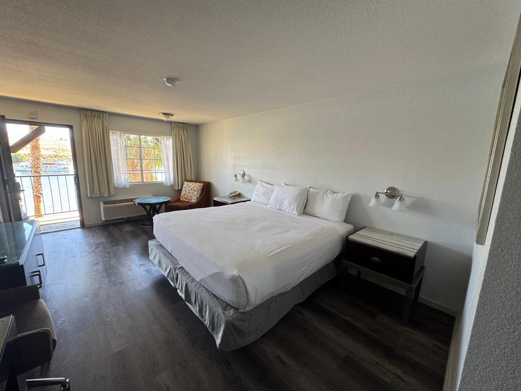 Hotel The New Pioneer 2*
