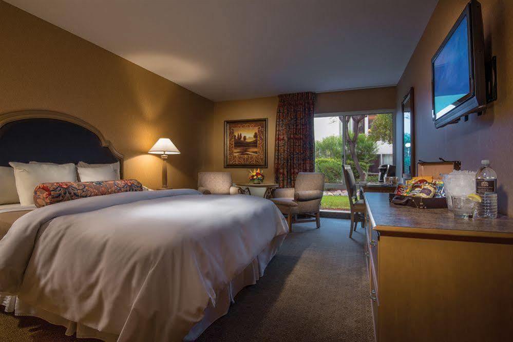 Golden Nugget Resort Laughlin