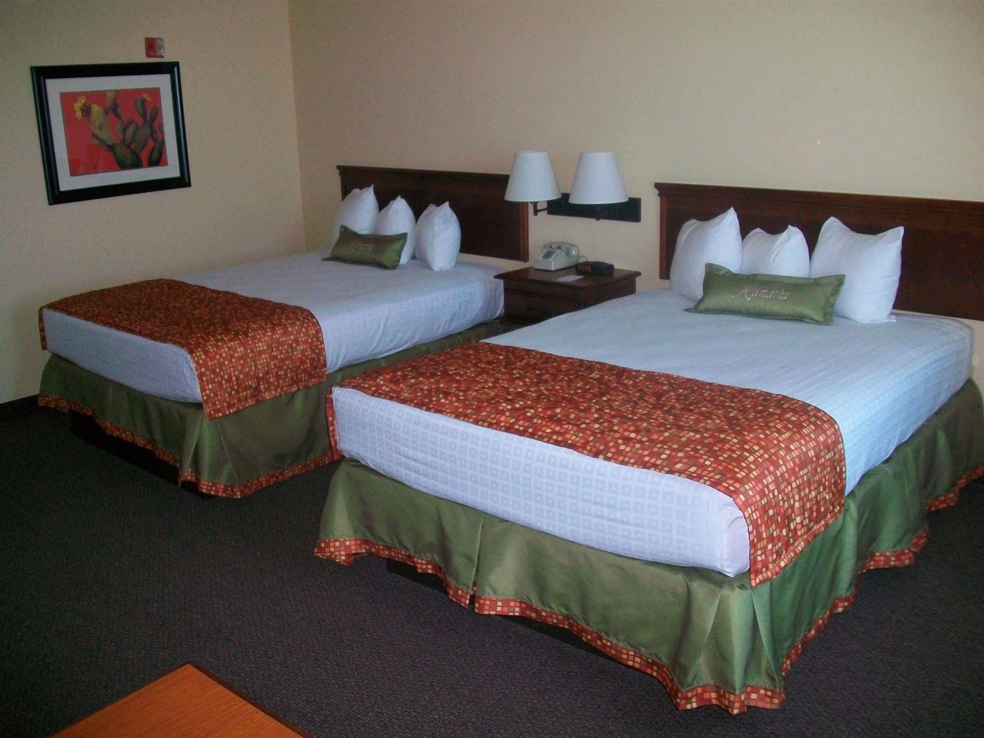 Avi & Casino Resort 3*