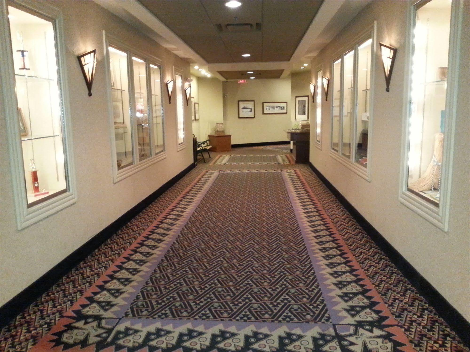 Avi & Casino Resort 3*