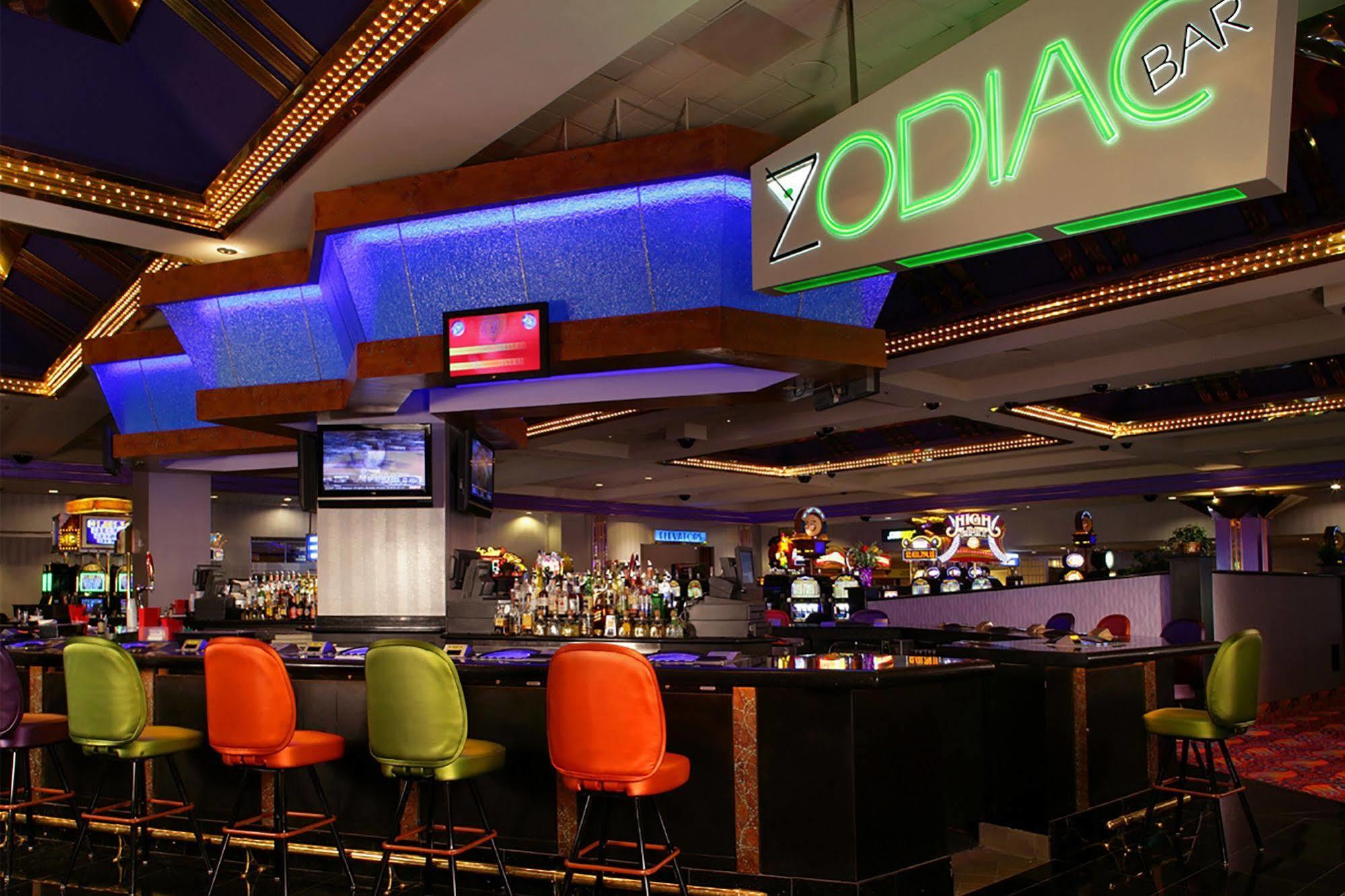 Aquarius Casino Resort 4*