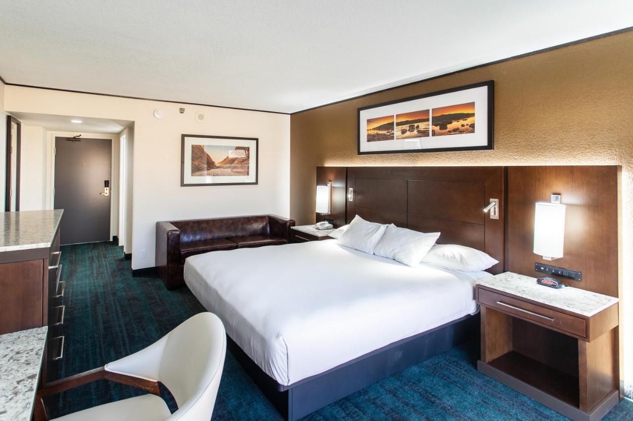 Don Laughlin's Riverside & Casino 3* Laughlin